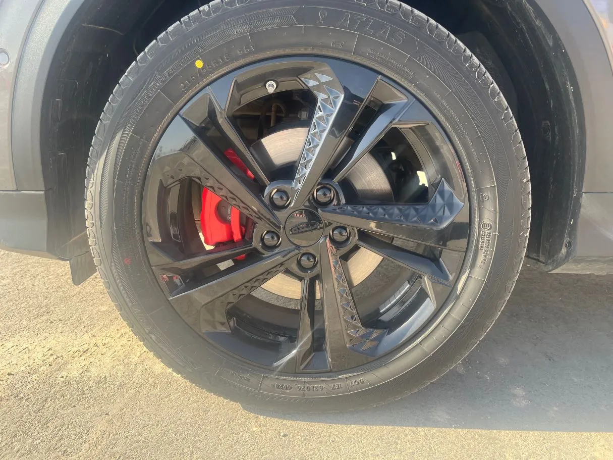 Car image 10