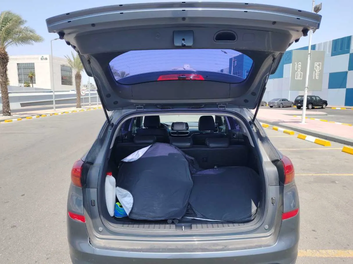 Car image 26