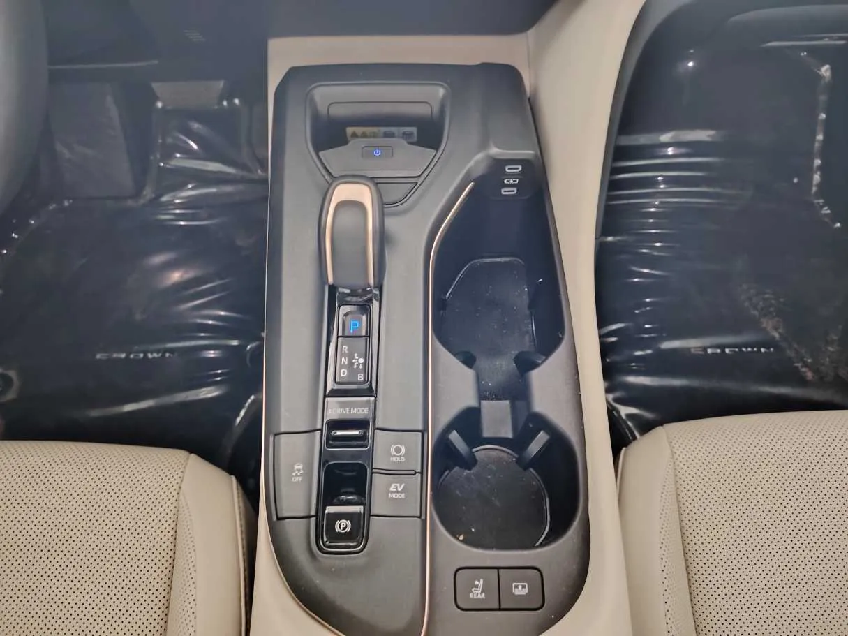 Car image 30
