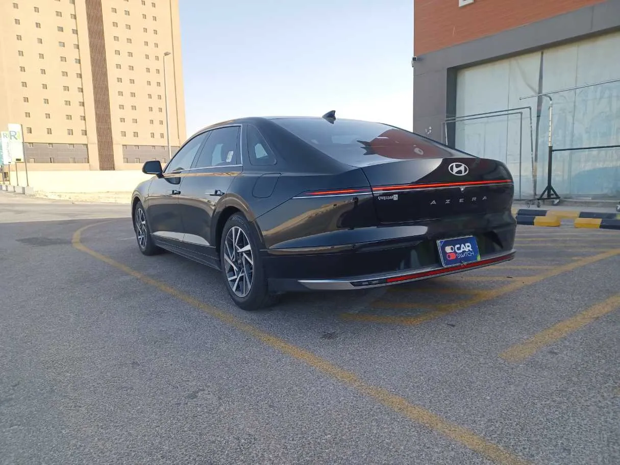 Car image 7