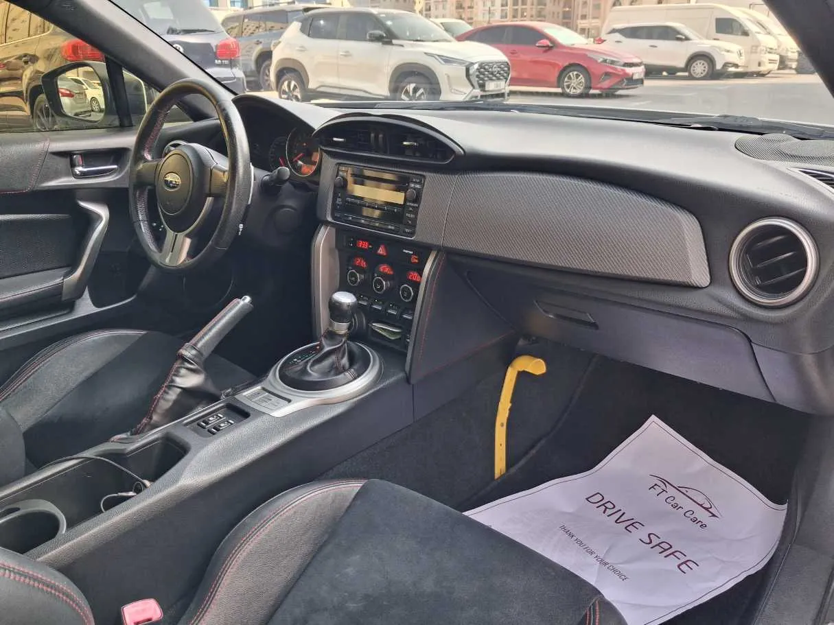 Car image 13