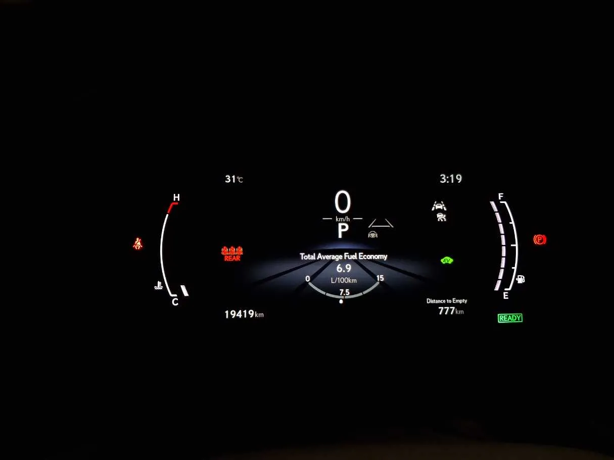 Car image 18