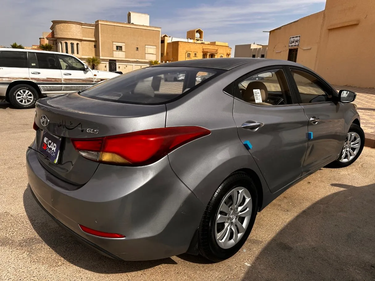 Car image 5