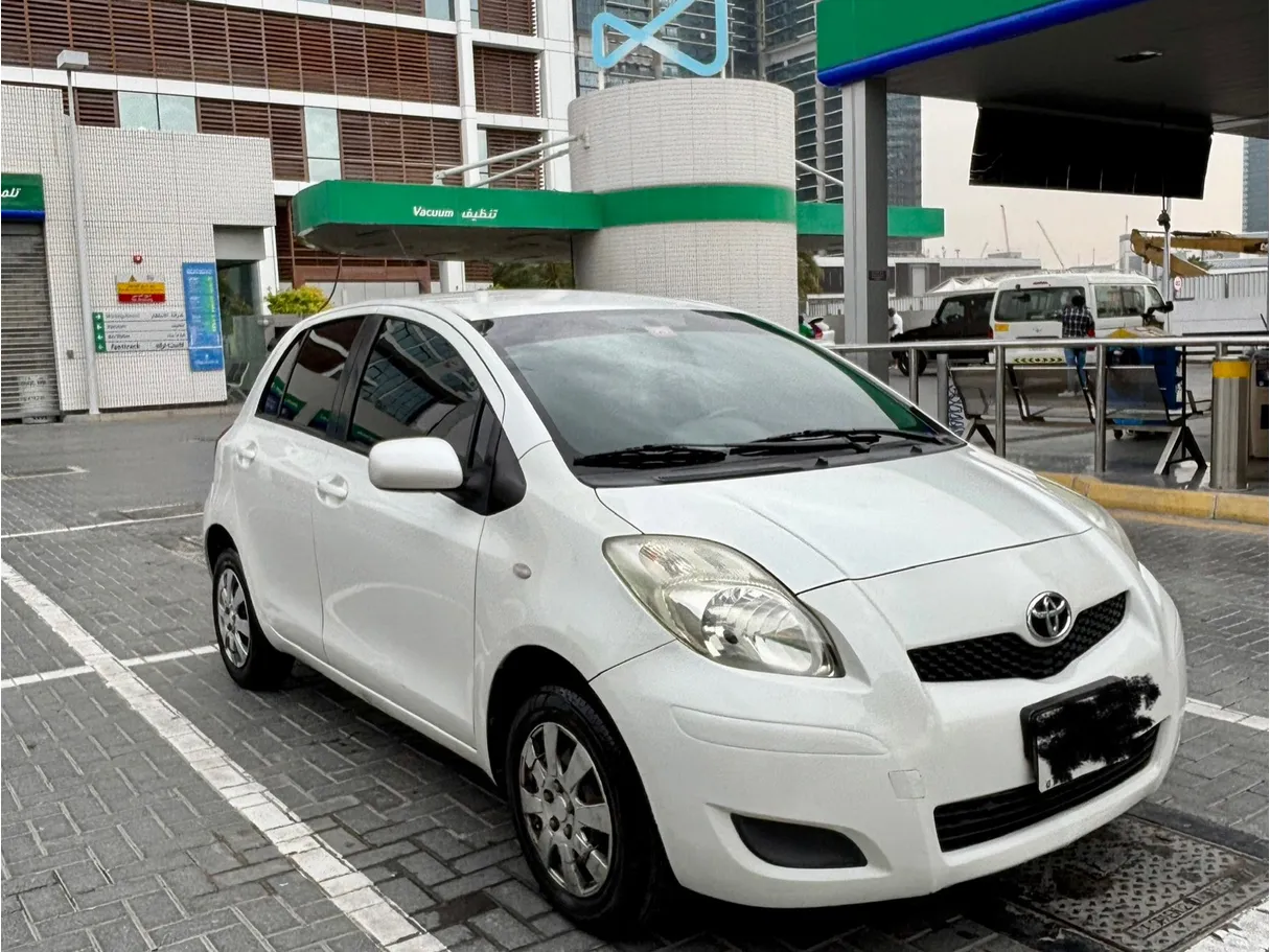 Car image 2