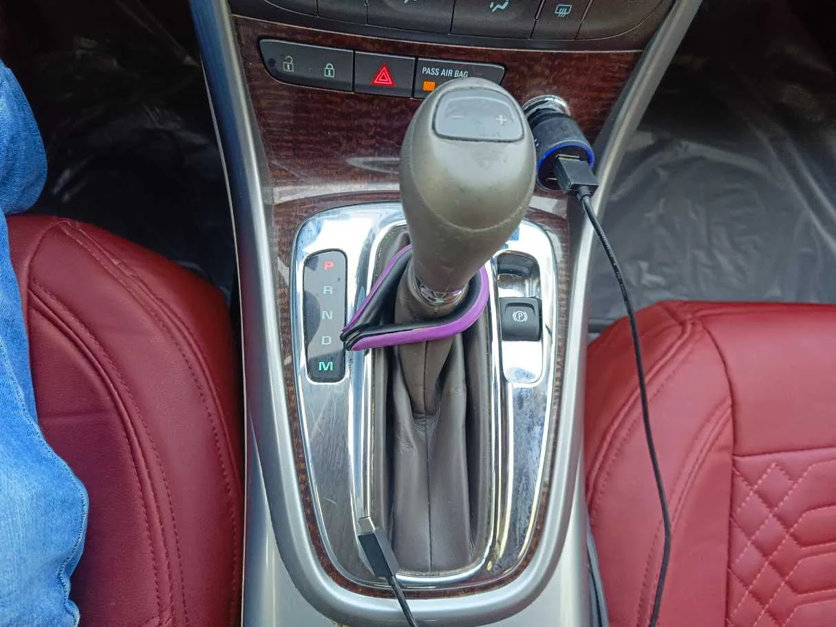 Car image 19