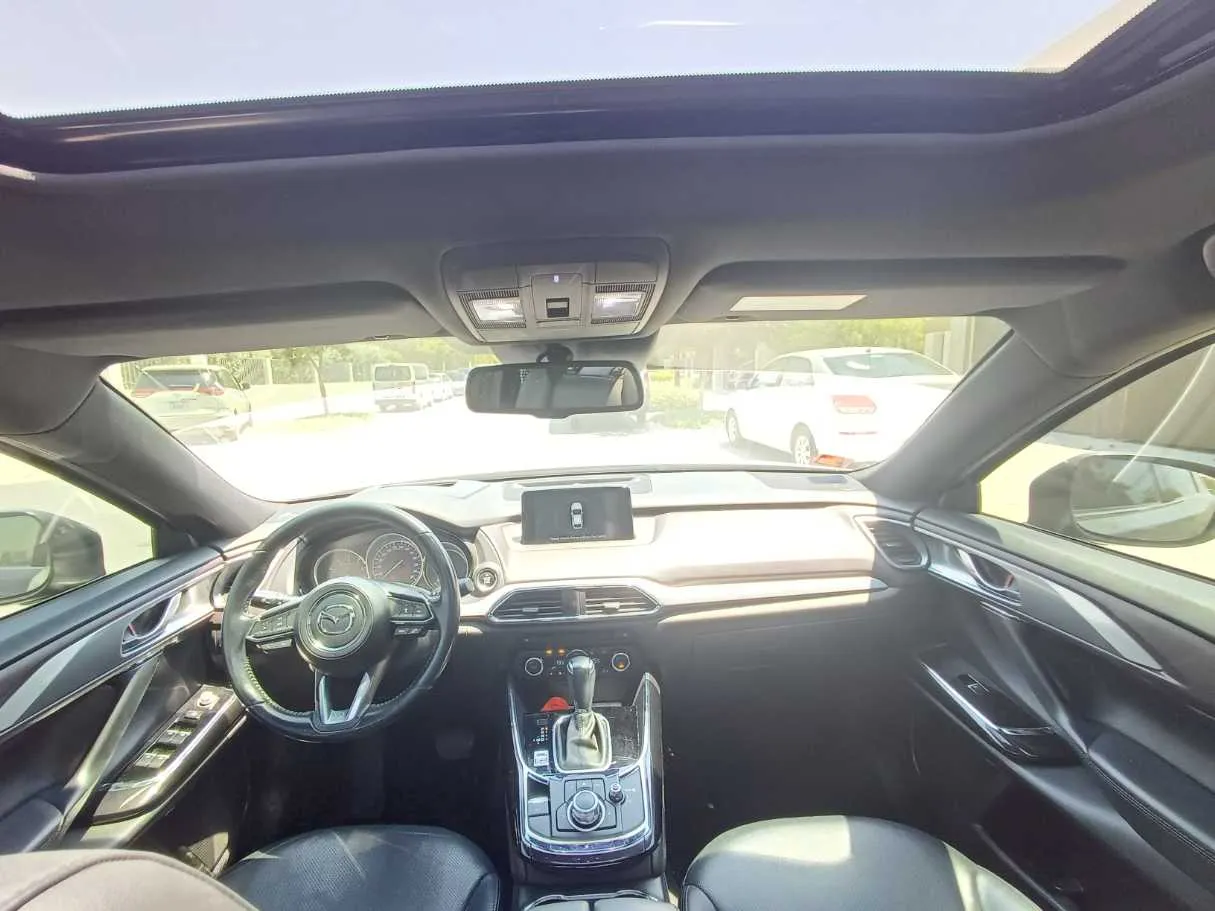Car image 17