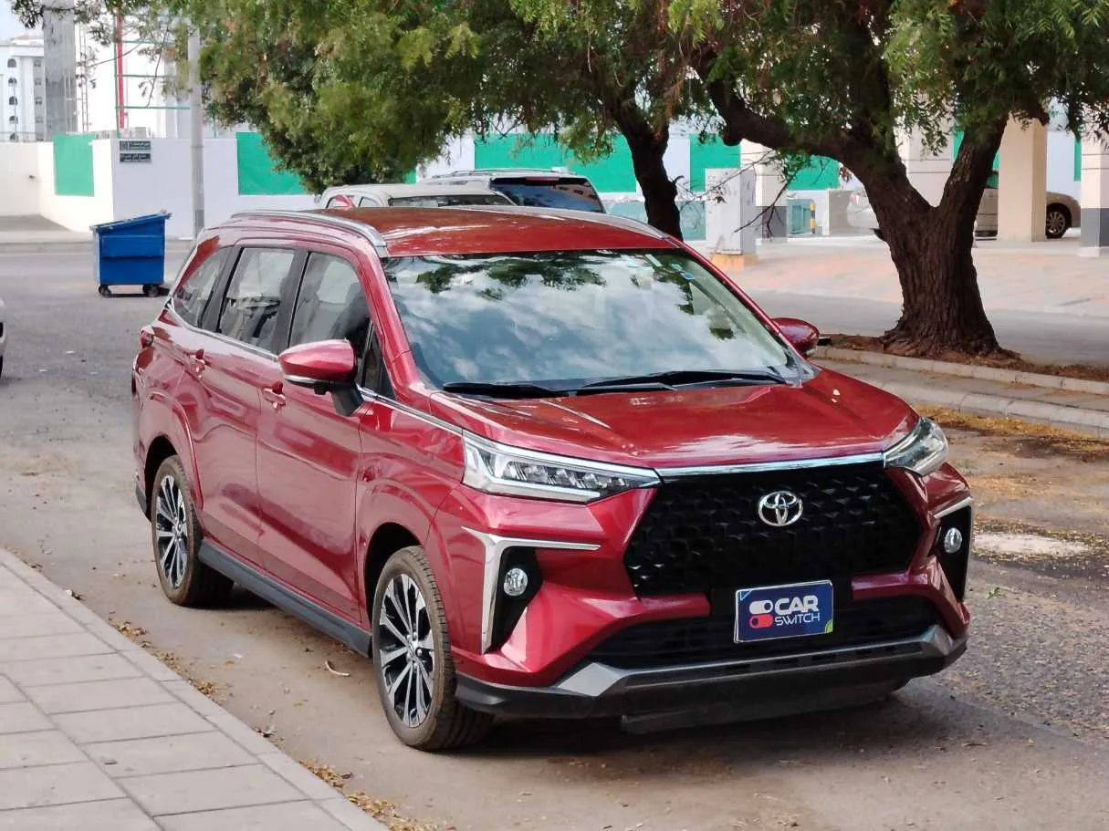 Car image 3
