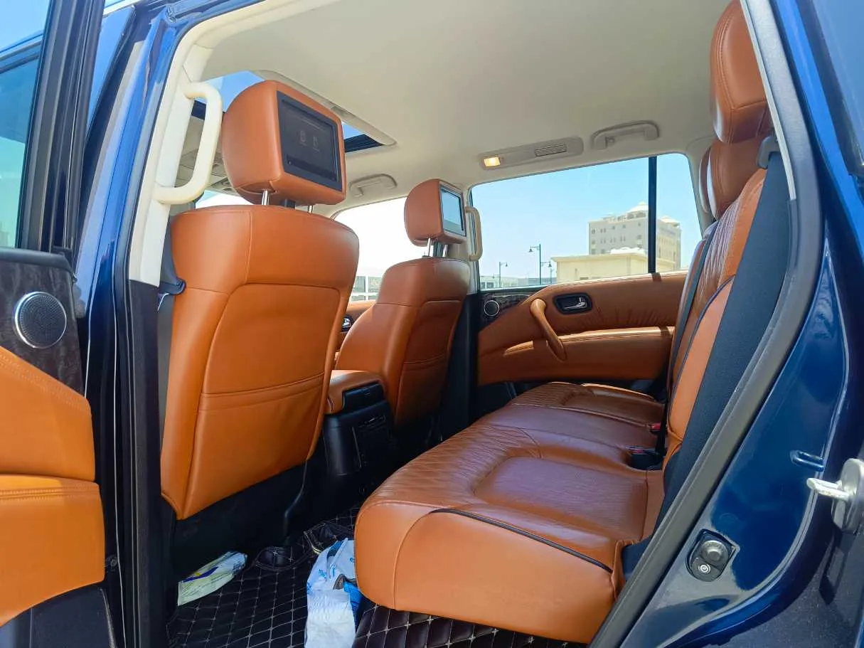 Car image 18