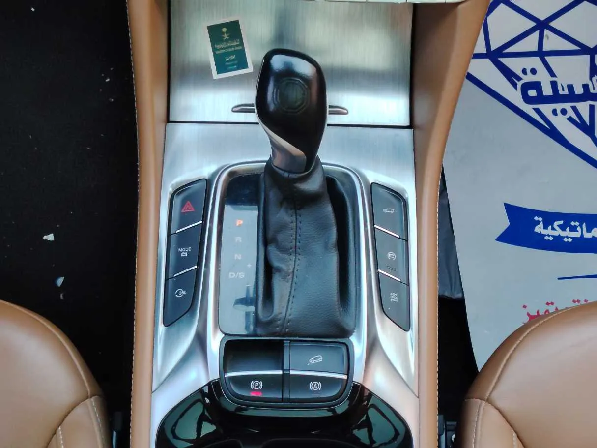 Car image 20