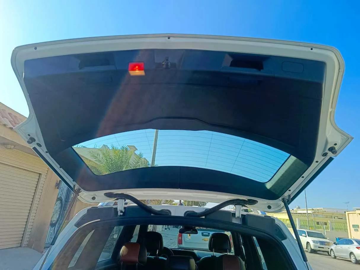 Car image 31