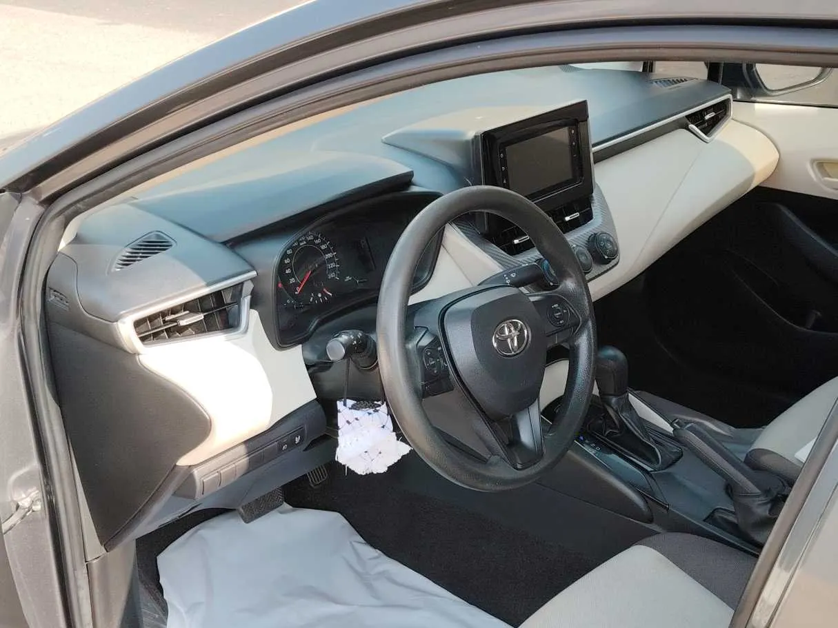 Car image 13