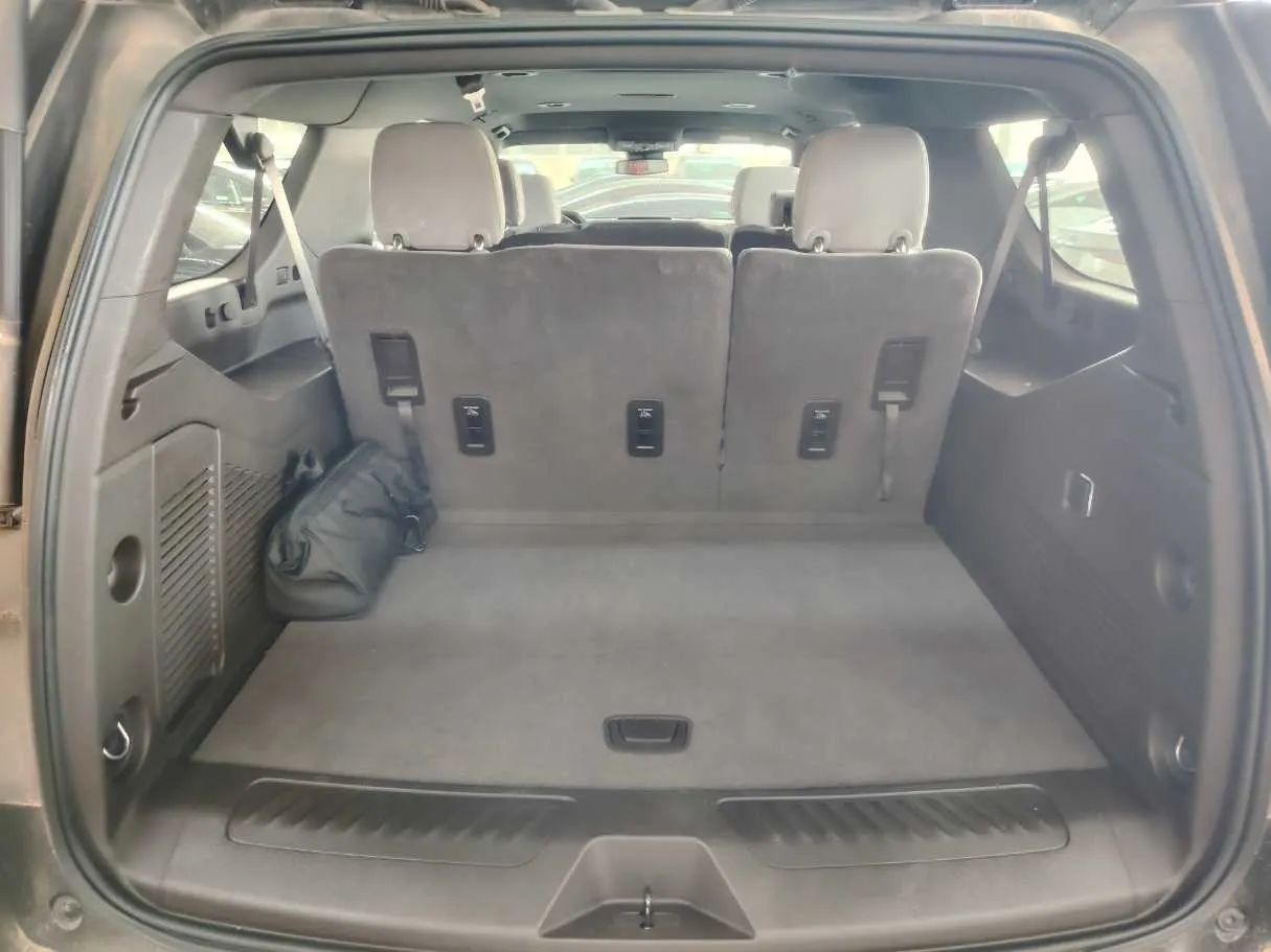 Car image 32