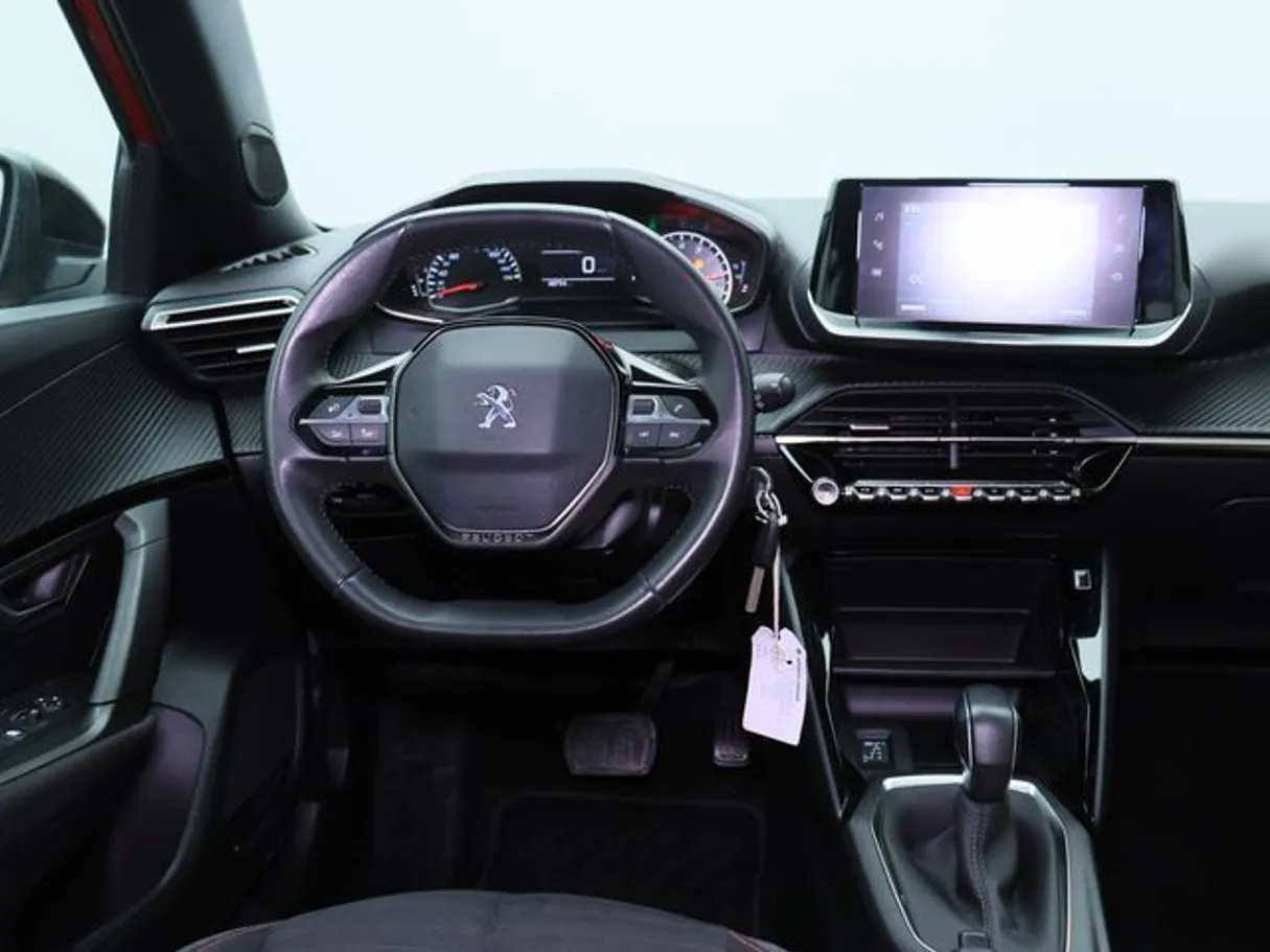 Car image 15
