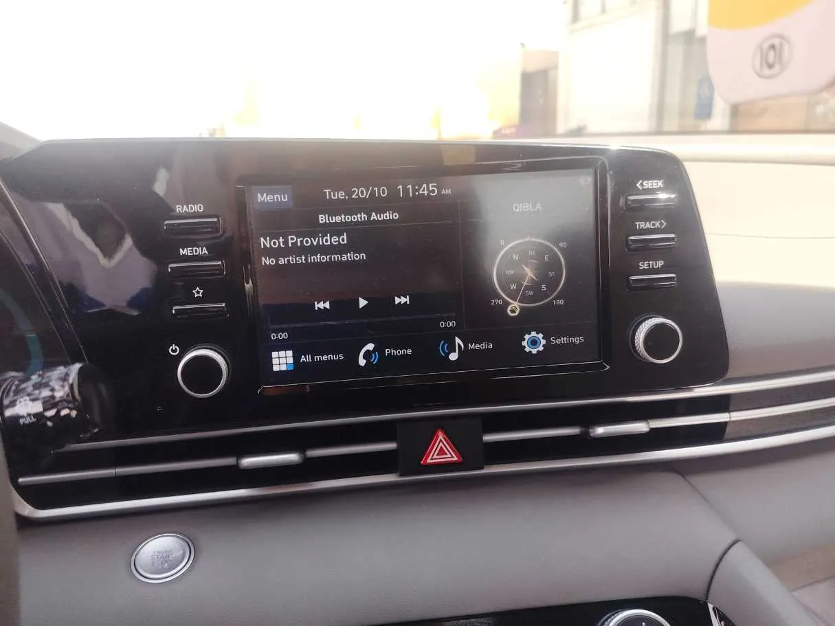 Car image 19