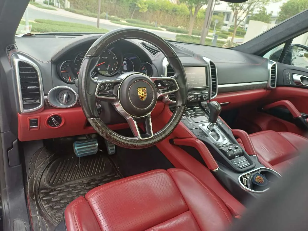 Car image 11