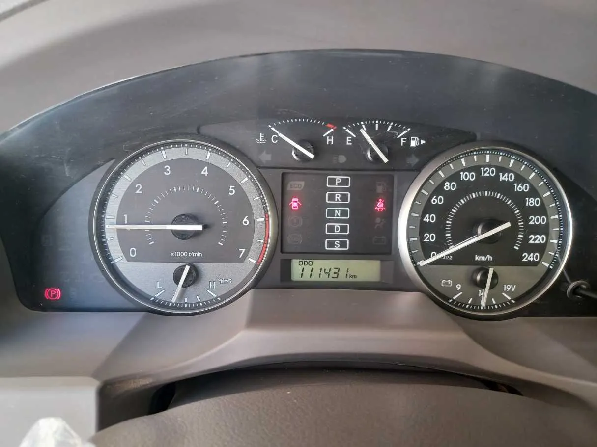 Car image 19