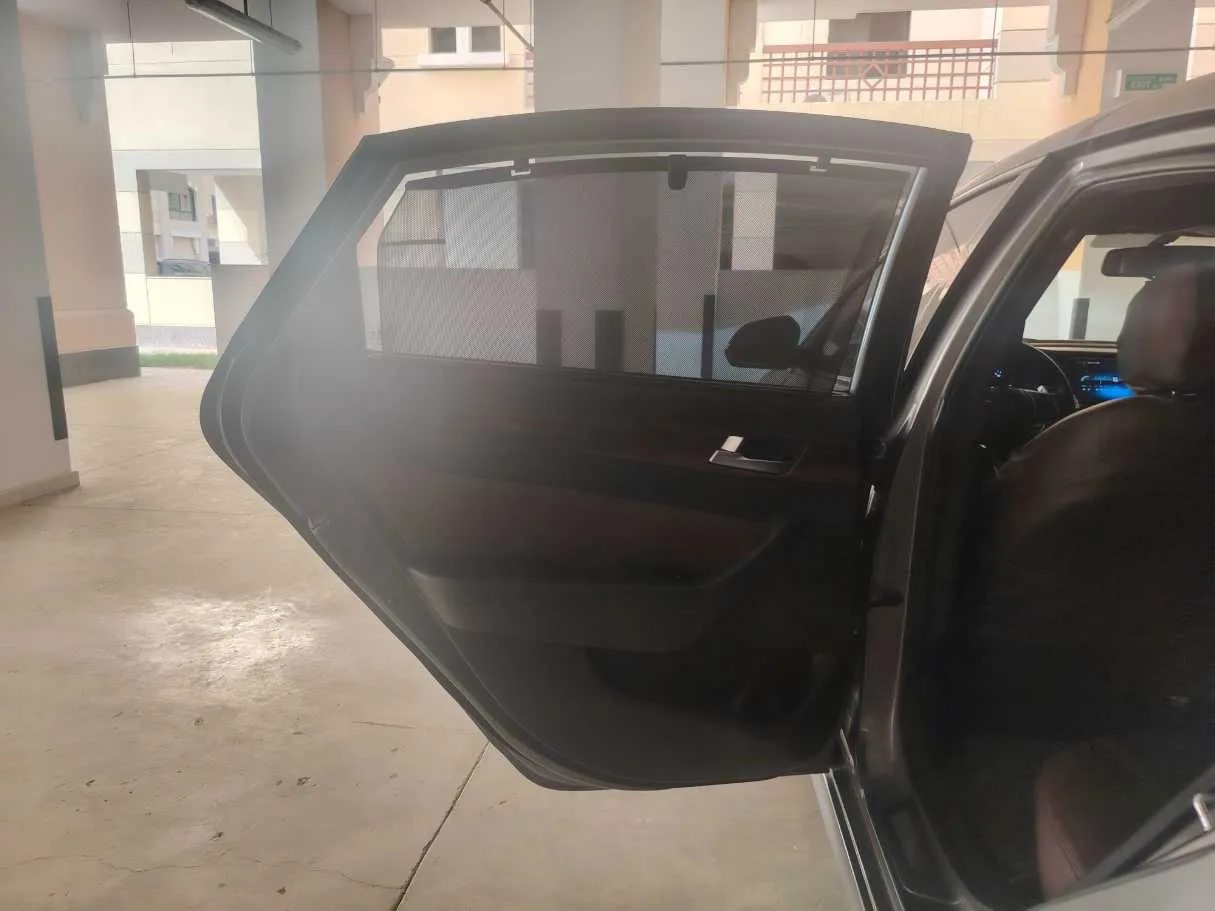 Car image 14