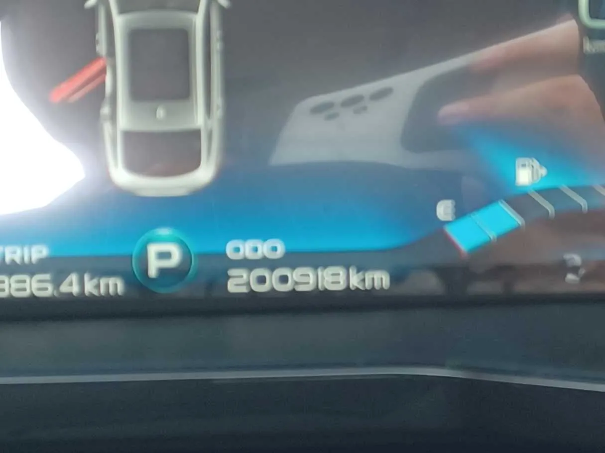 Car image 18
