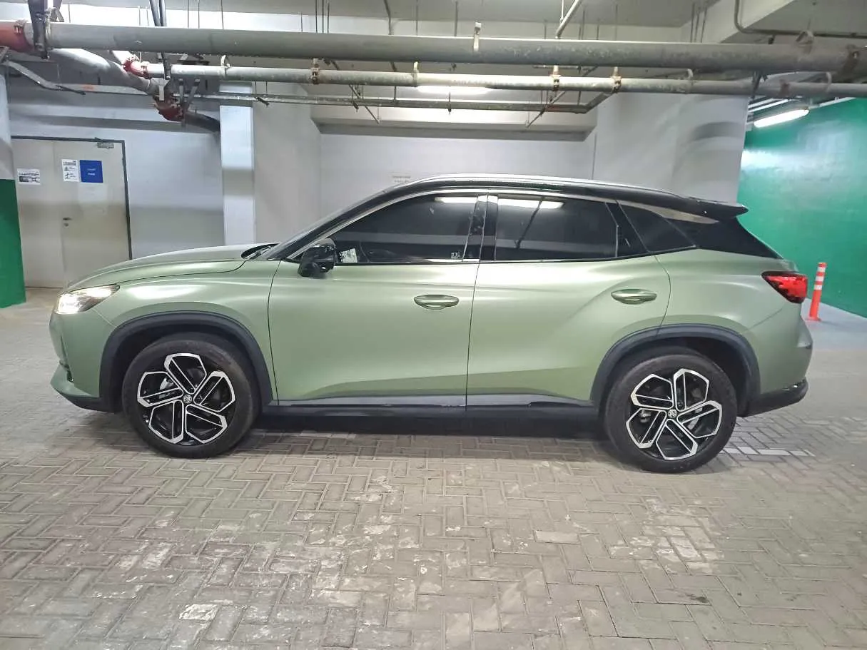 Car image 8