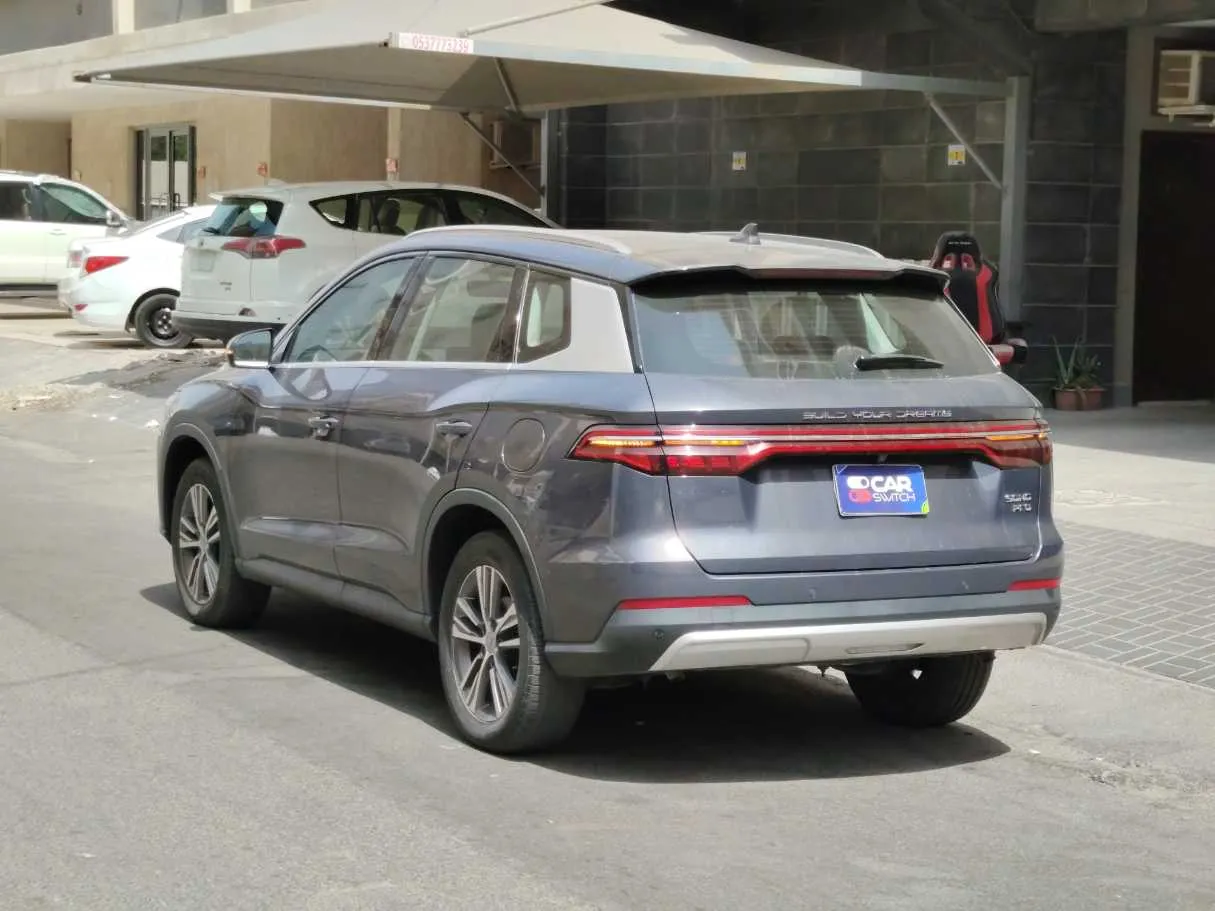 Car image 7