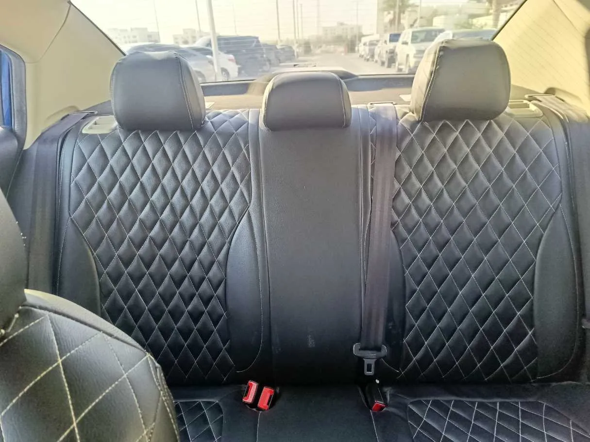 Car image 18