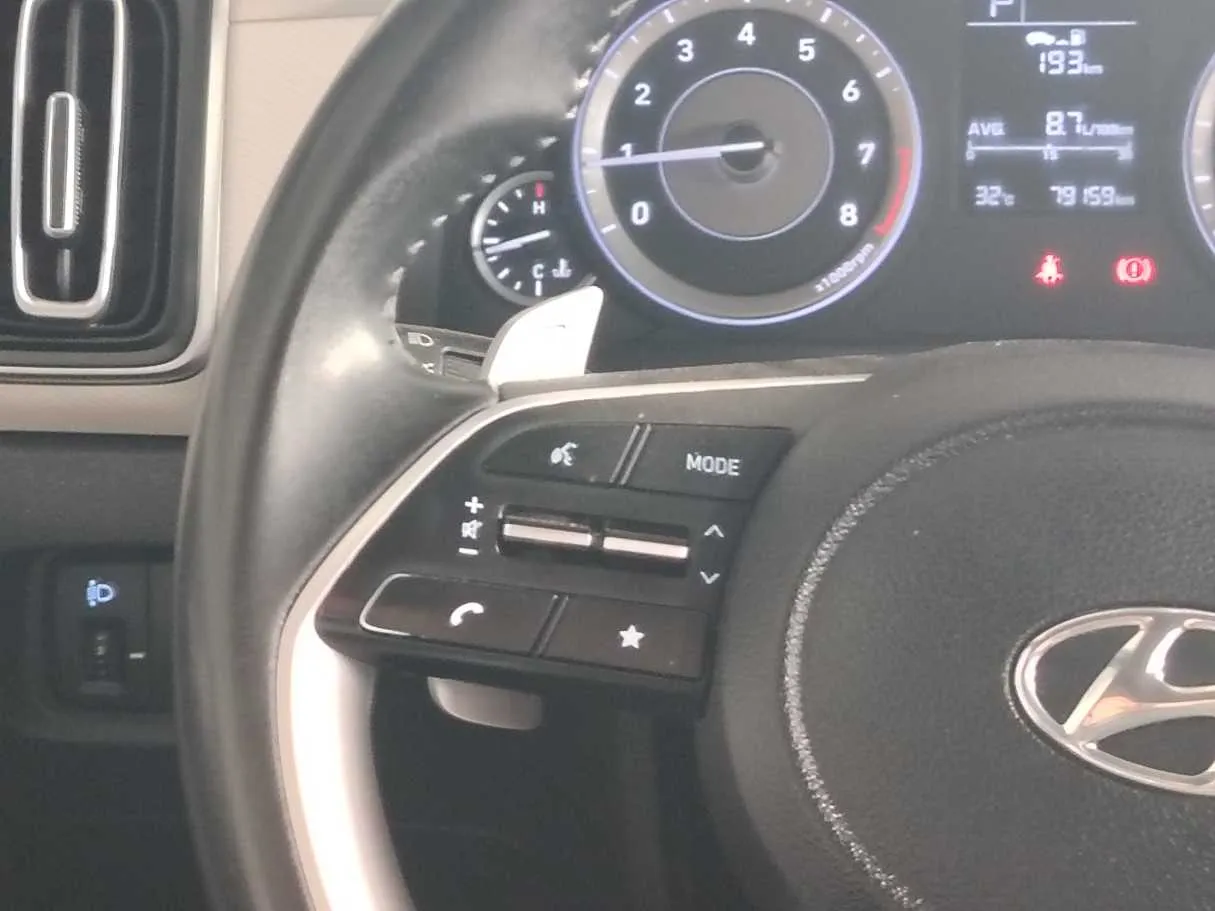 Car image 28