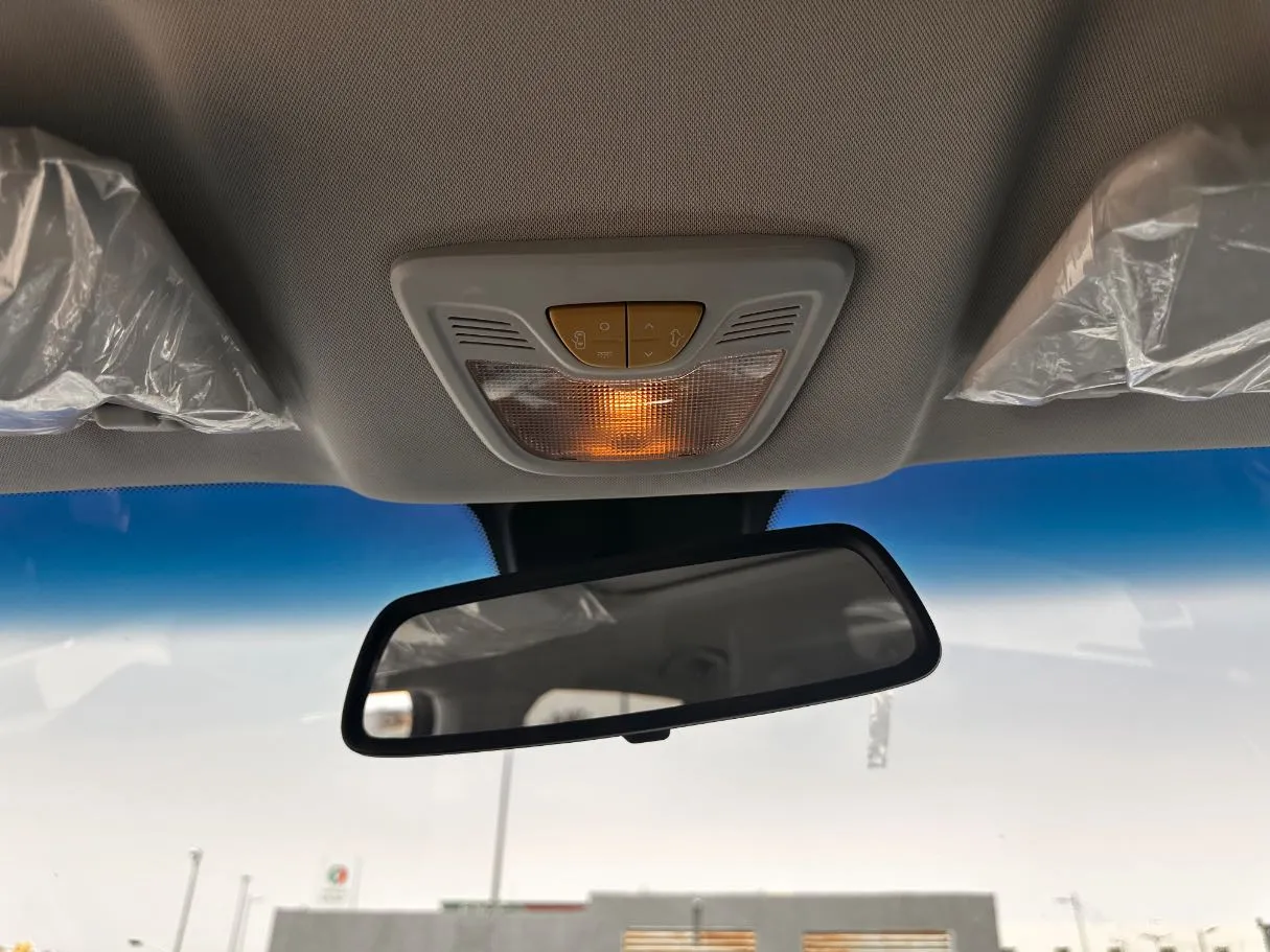 Car image 26