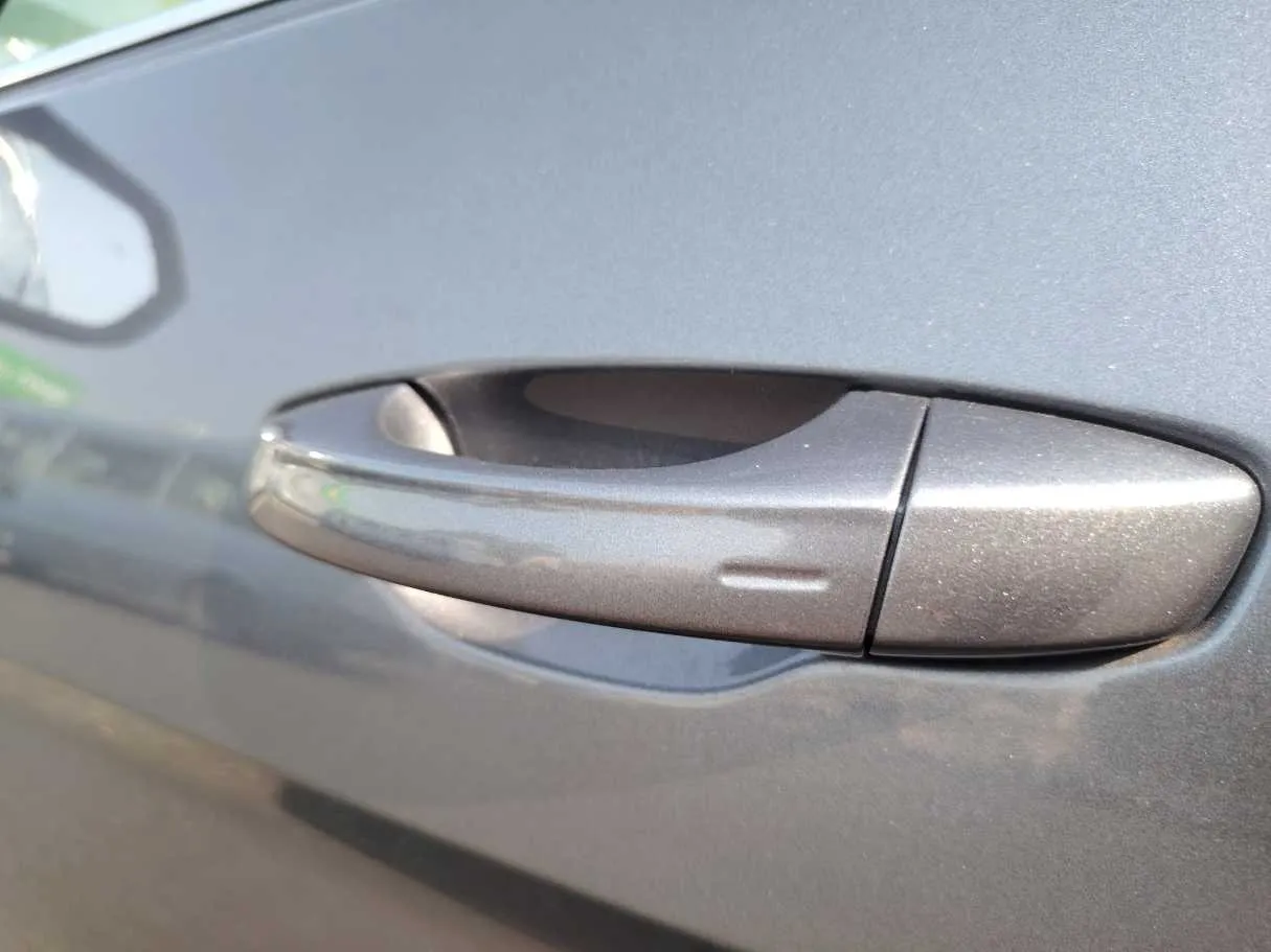 Car image 33