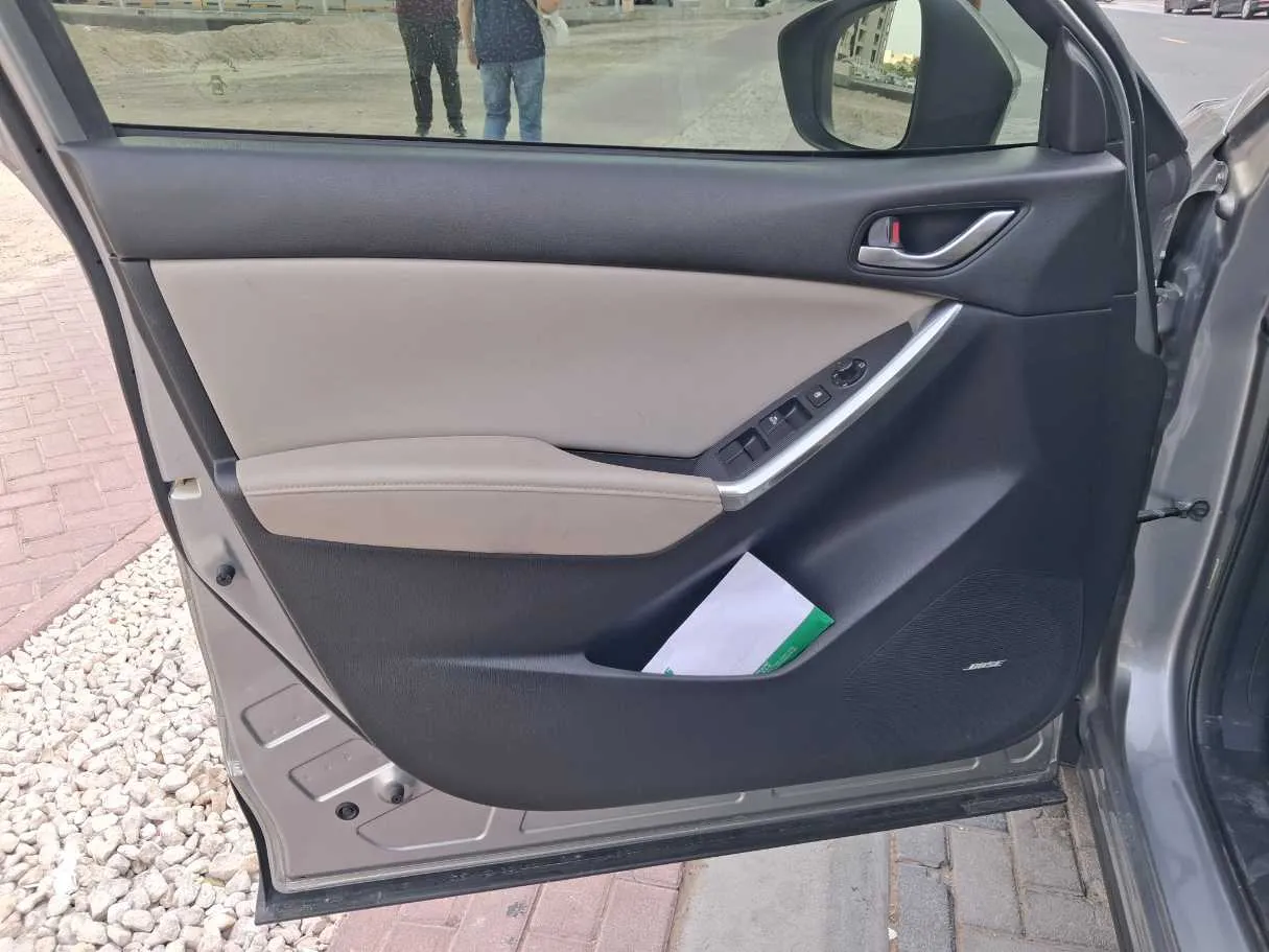 Car image 10