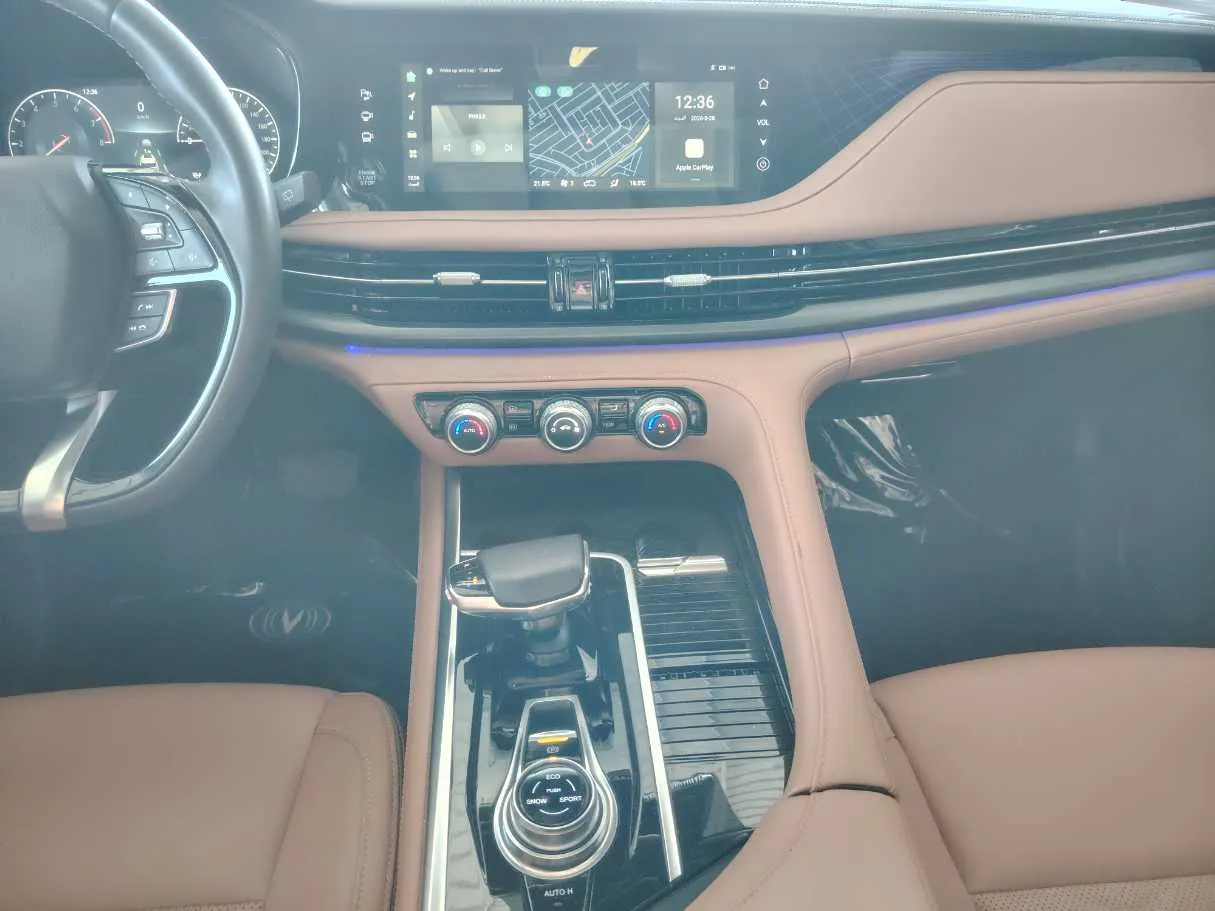 Car image 25