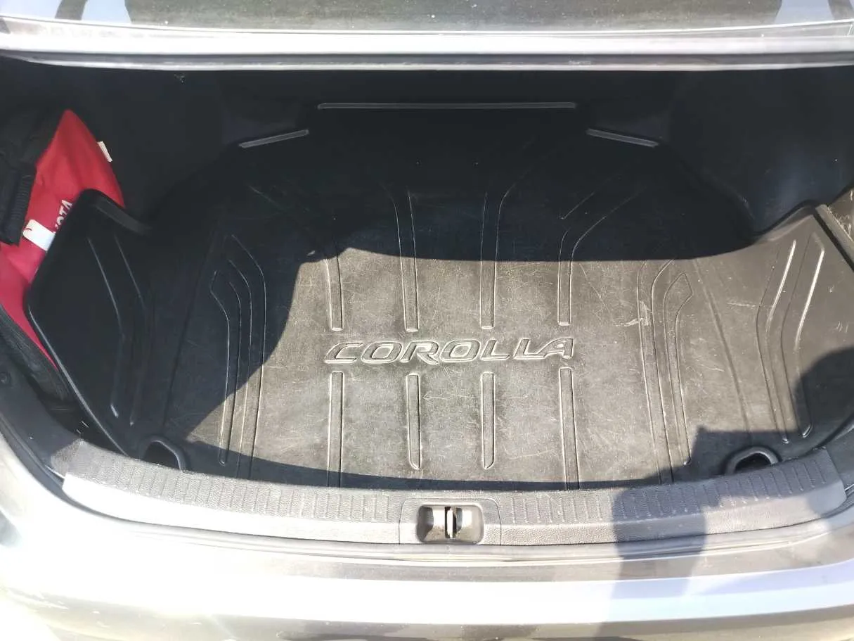 Car image 30