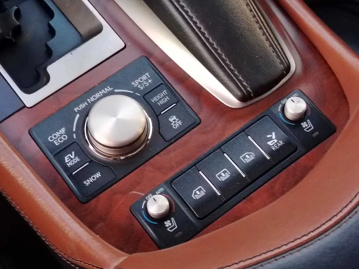 Car image 20