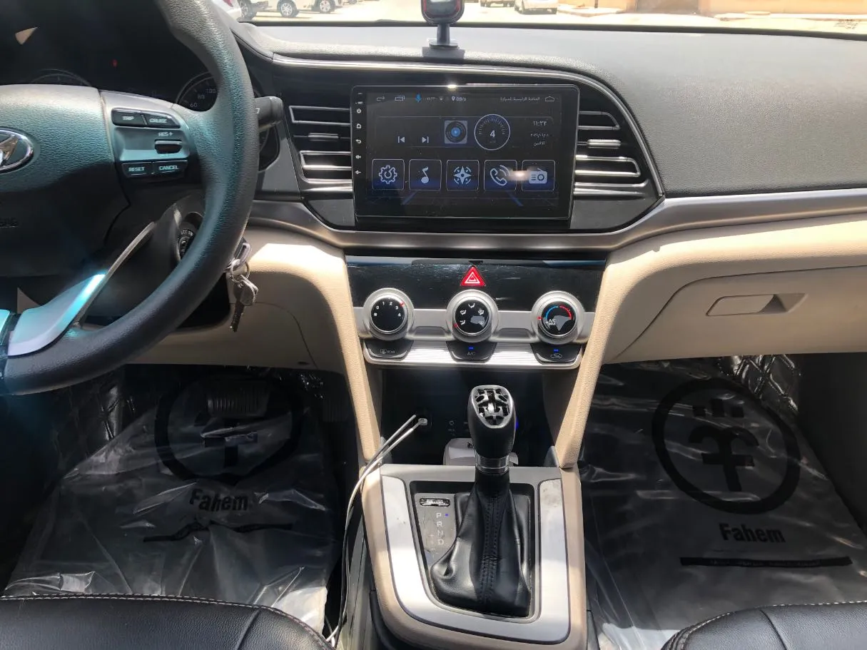 Car image 17