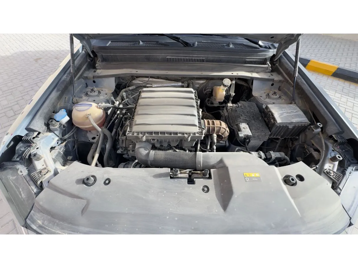Car image 25