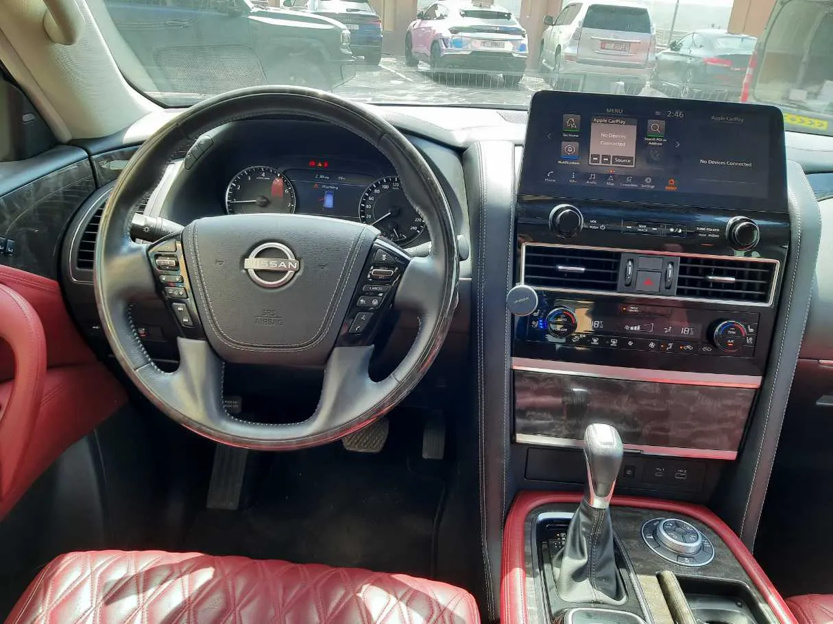 Car image 14