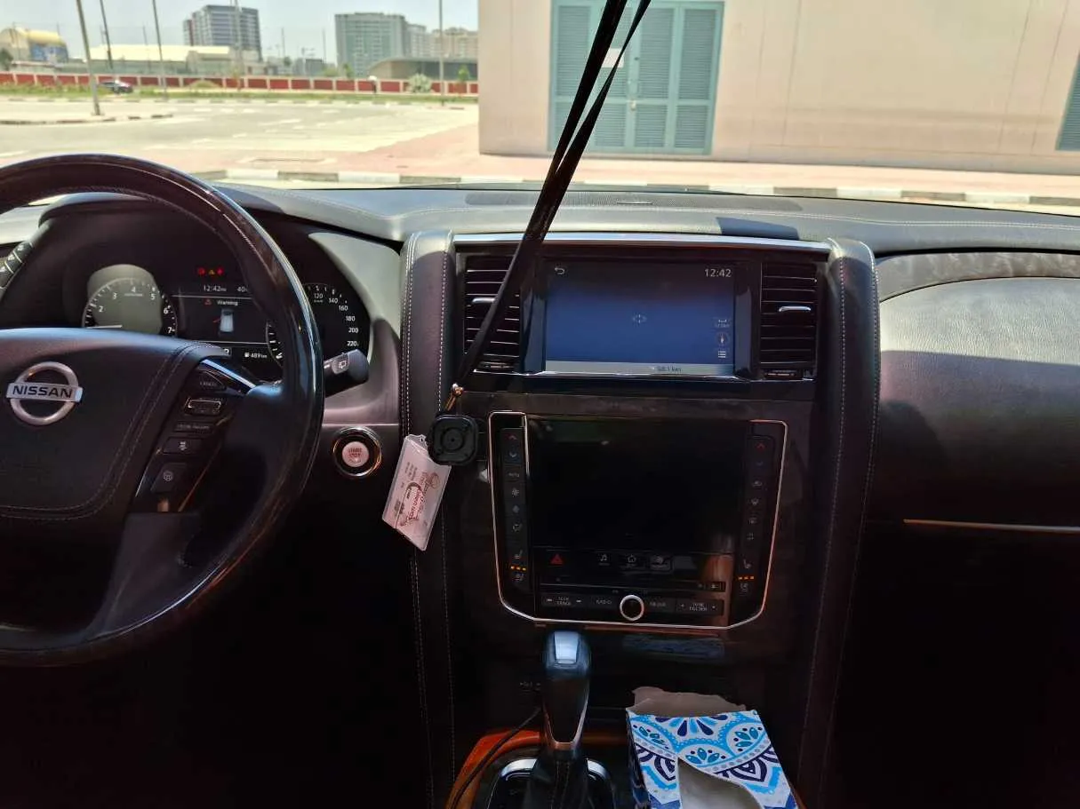 Car image 16