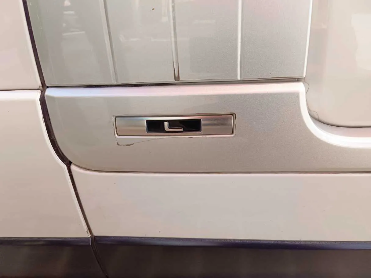 Car image 48