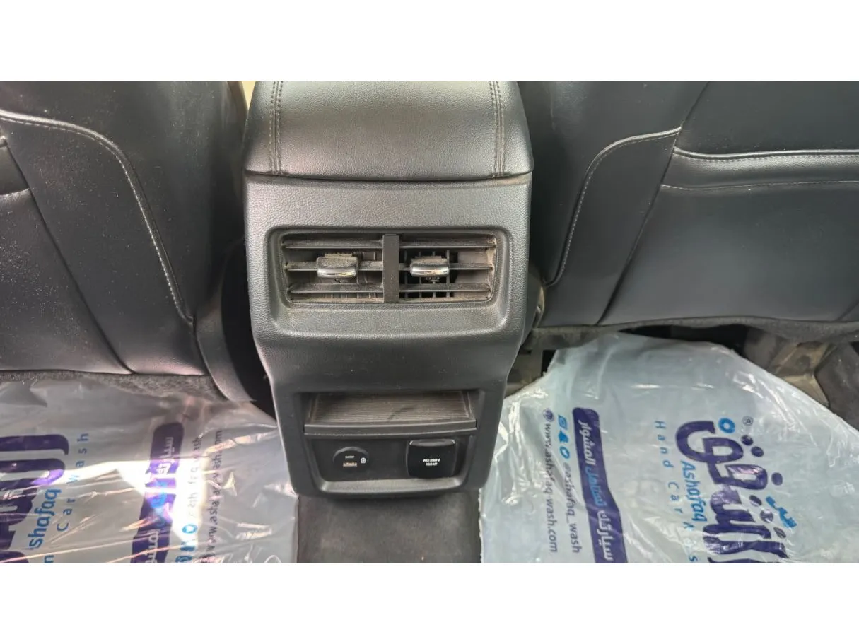 Car image 24