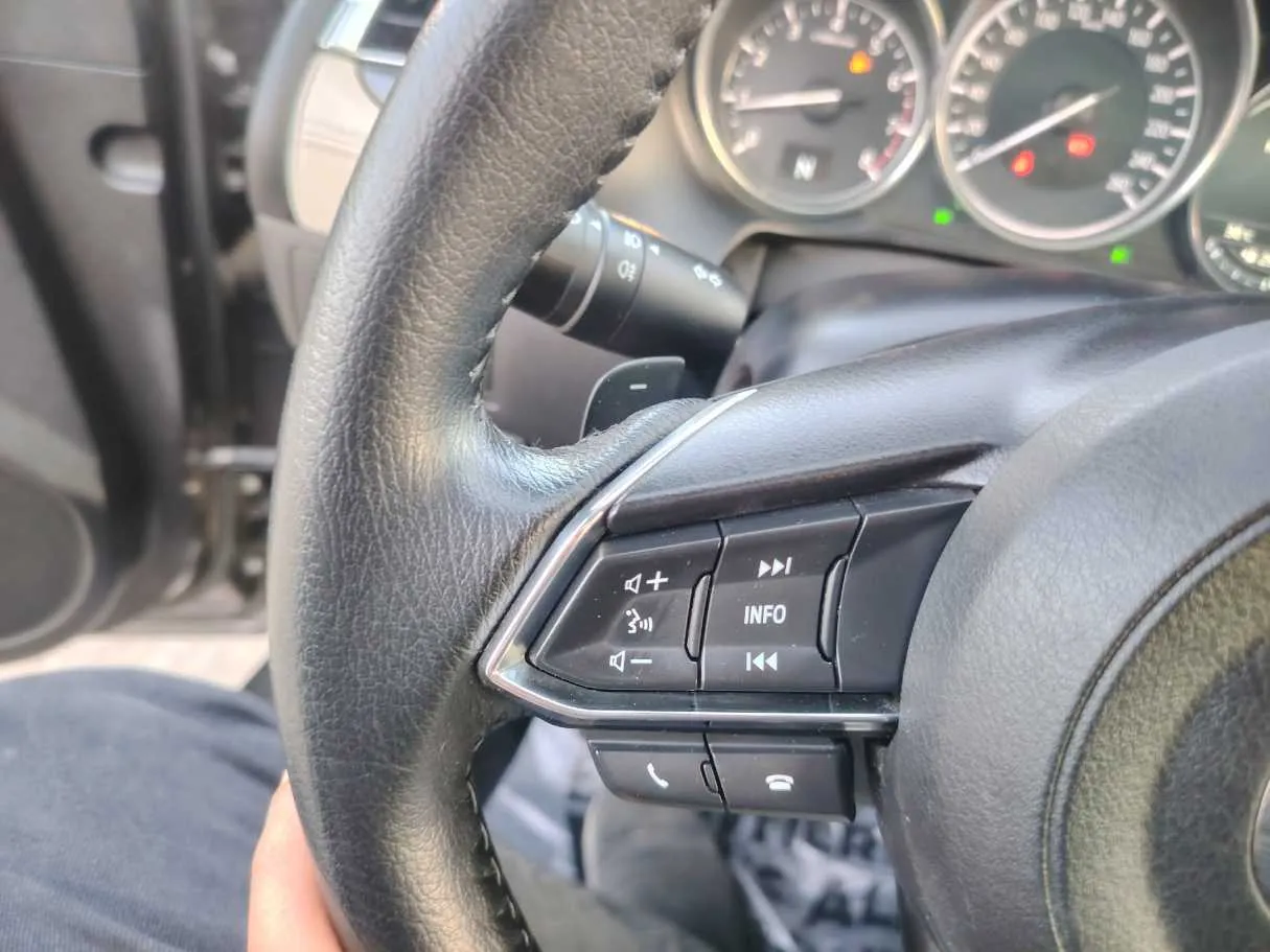 Car image 29