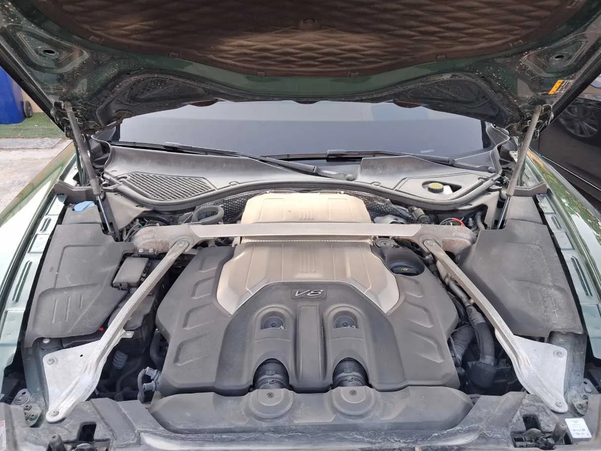 Car image 22