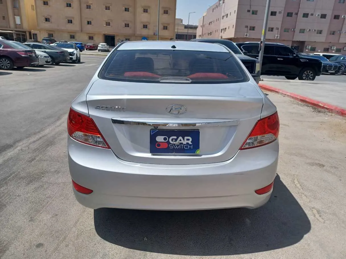 Car image 6