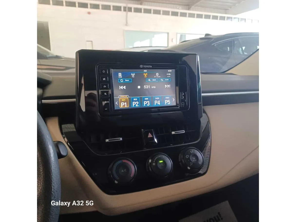 Car image 14