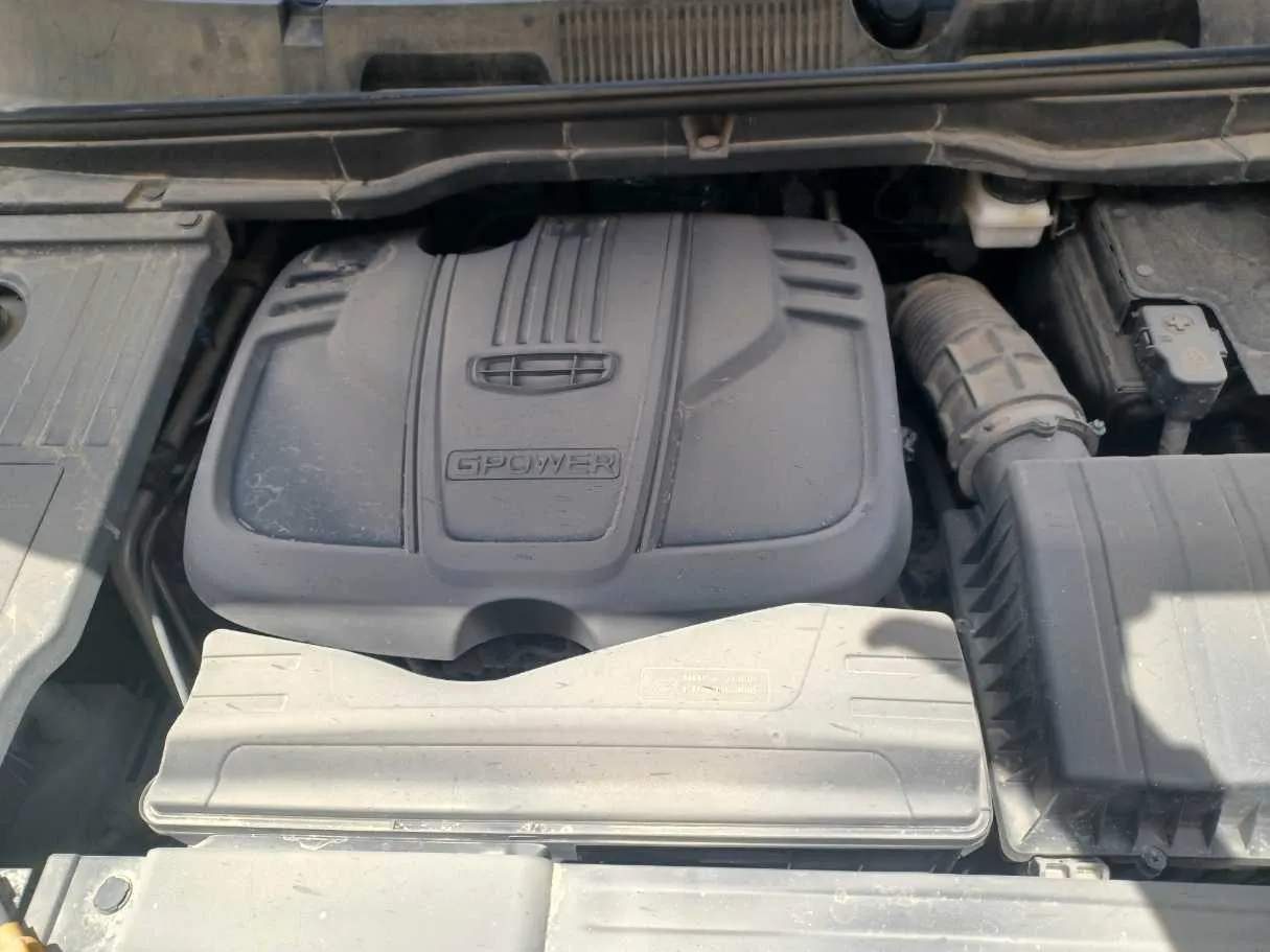 Car image 24
