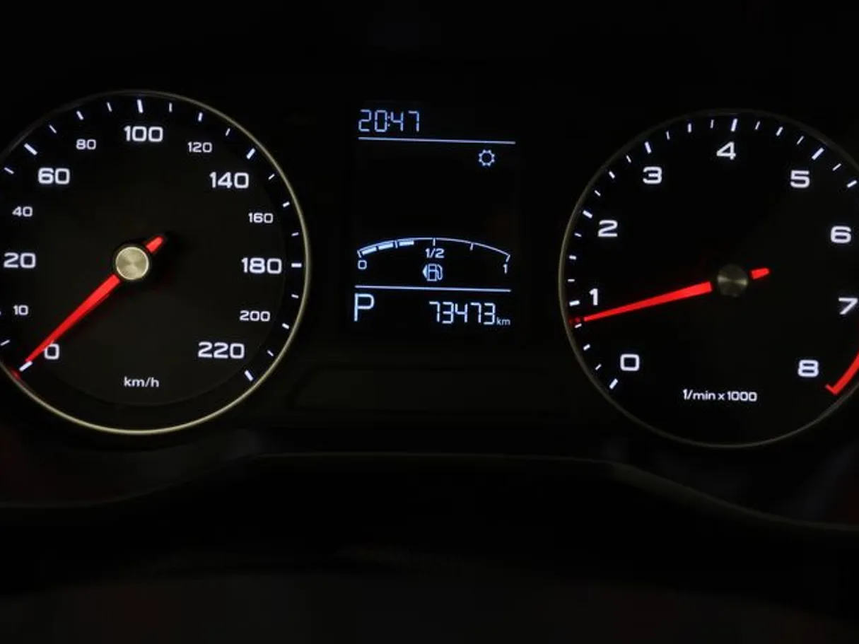 Car image 6