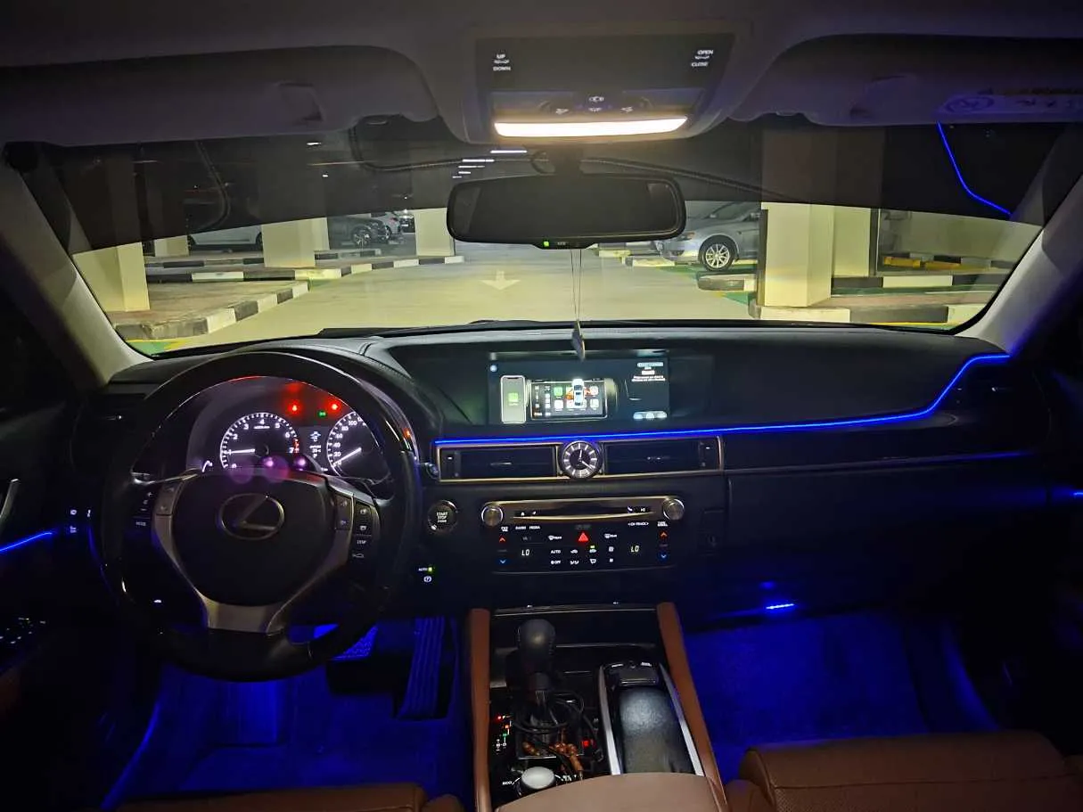 Car image 16