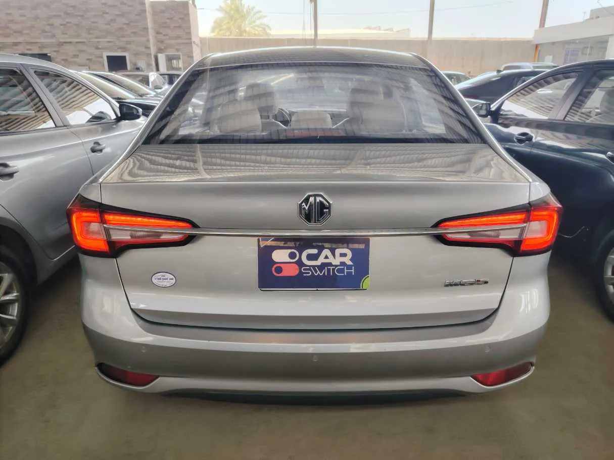 Car image 6