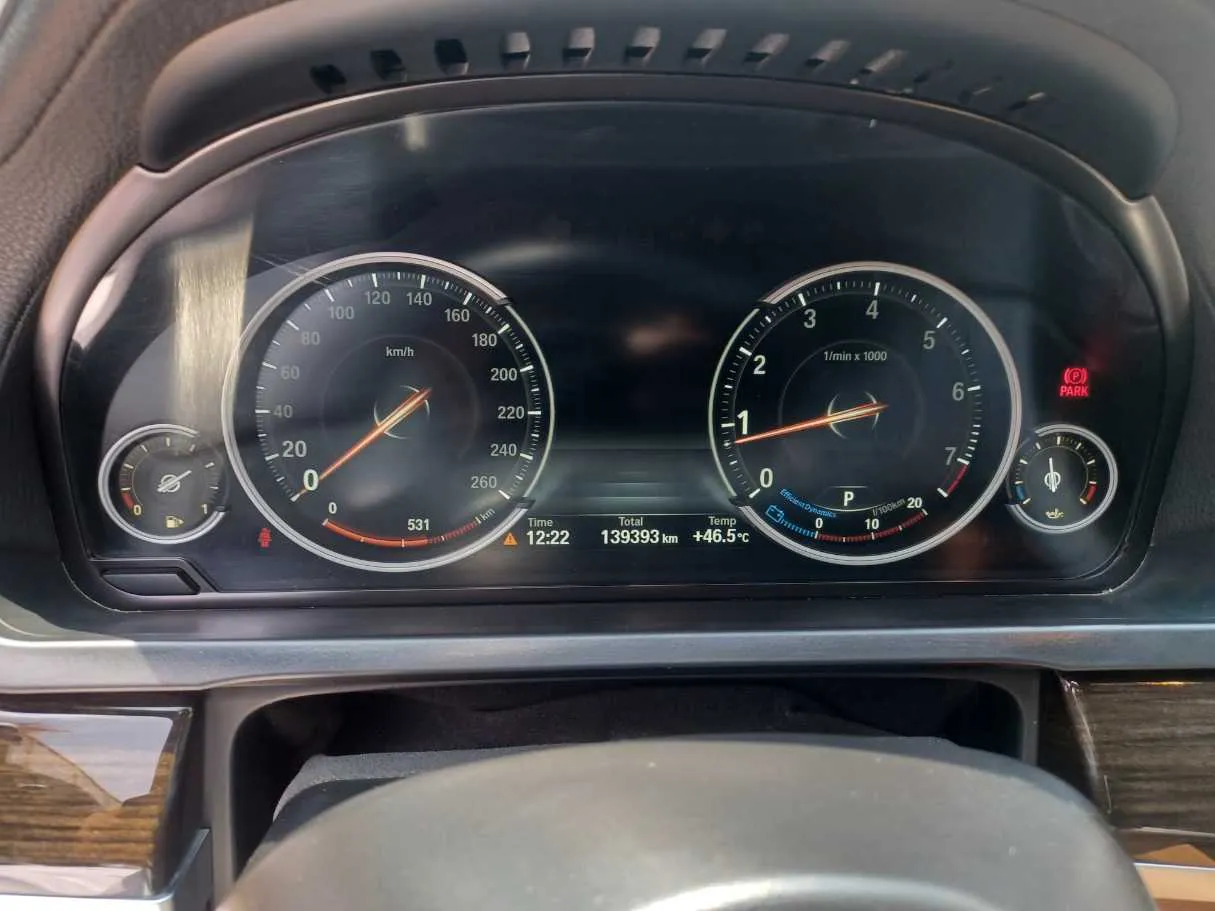 Car image 19