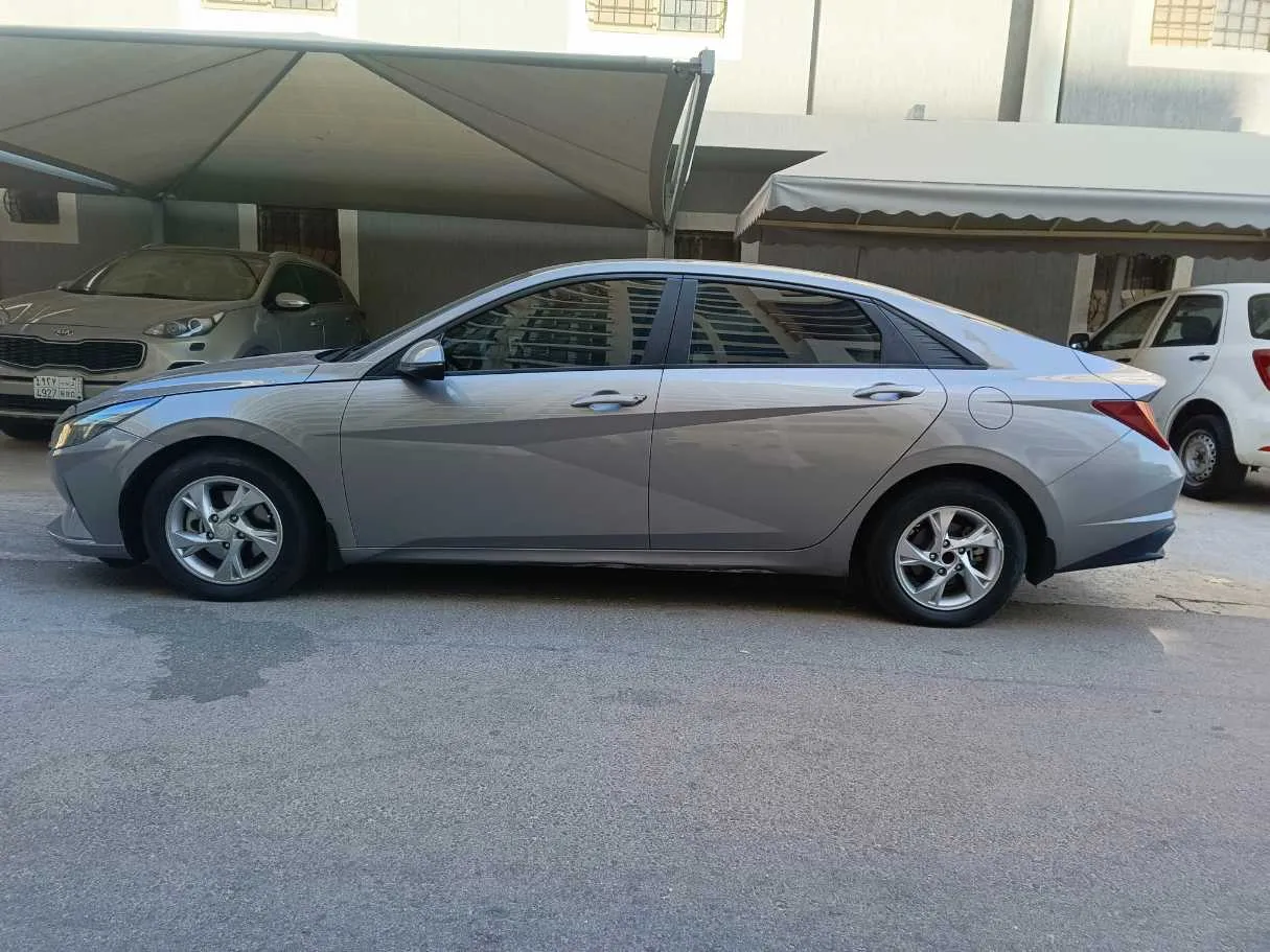 Car image 8