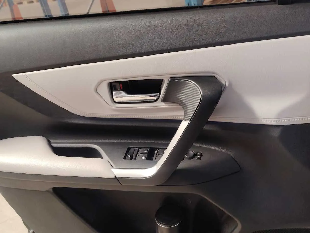 Car image 23
