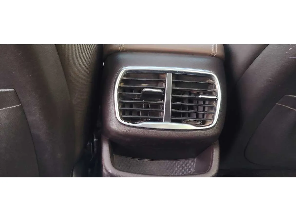 Car image 29